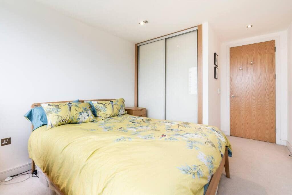 1 Bedroom Penthouse Flat In East לונדון מראה חיצוני תמונה