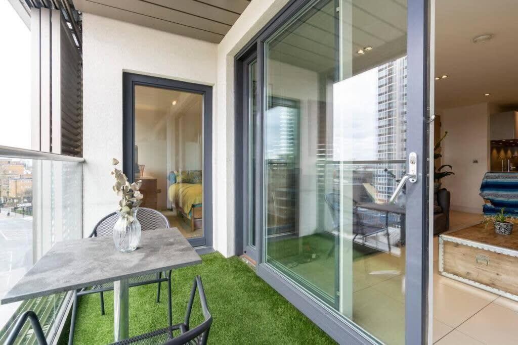 1 Bedroom Penthouse Flat In East לונדון מראה חיצוני תמונה